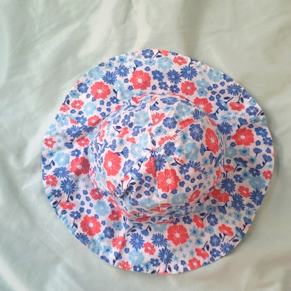 Infant Hat 👒 - Picture 1 of 2